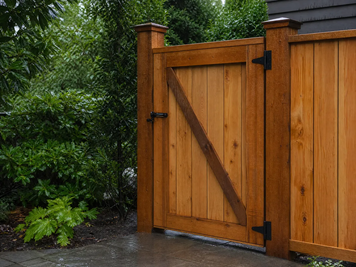 Cedar Privacy Fence Build finished detail